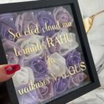 Lilla roosiraam inspireeriva sõnumiga 18x18 cm 💜